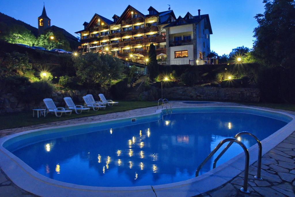 Hotel La Morera Valencia D'Aneu Exterior photo